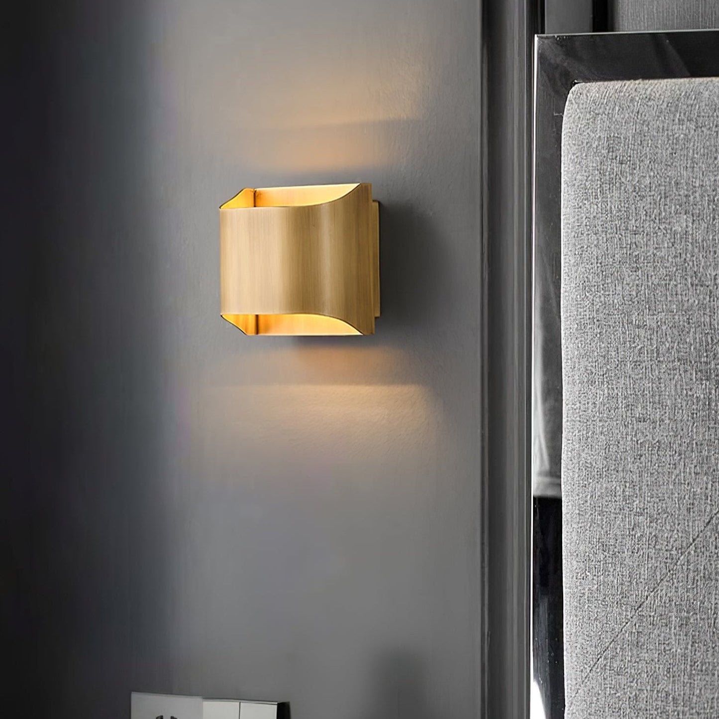 Brass Wall Lamp With Vintage Finish And Oil Coating NALANI
