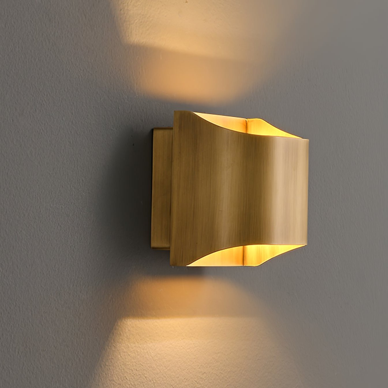 Brass Wall Lamp With Vintage Finish And Oil Coating NALANI