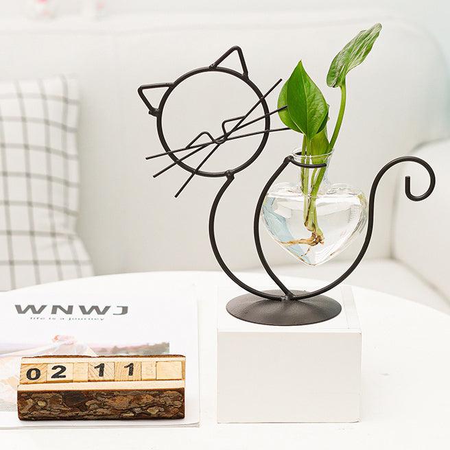 Iron Kitty Cat Propagation Station with Glass Heart Vase 1pc playing cat NaLani
