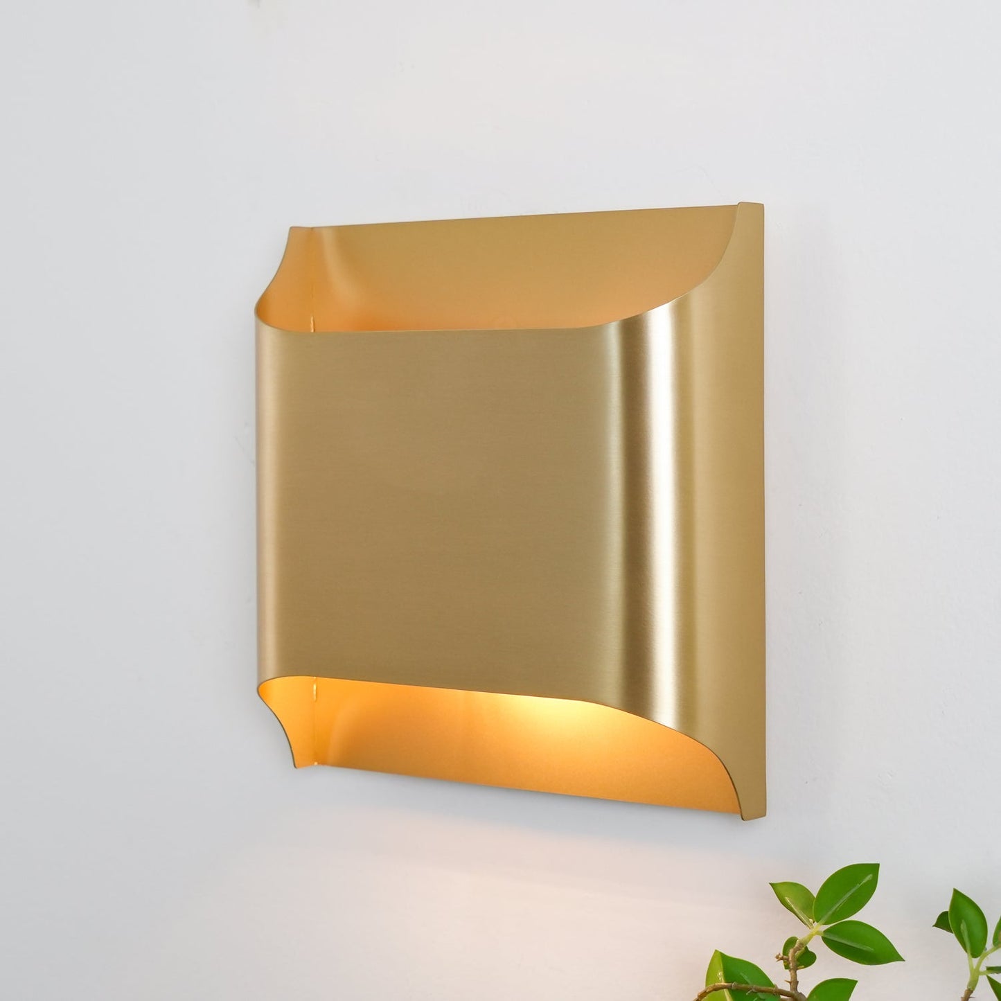 Brass Wall Lamp With Vintage Finish And Oil Coating NALANI