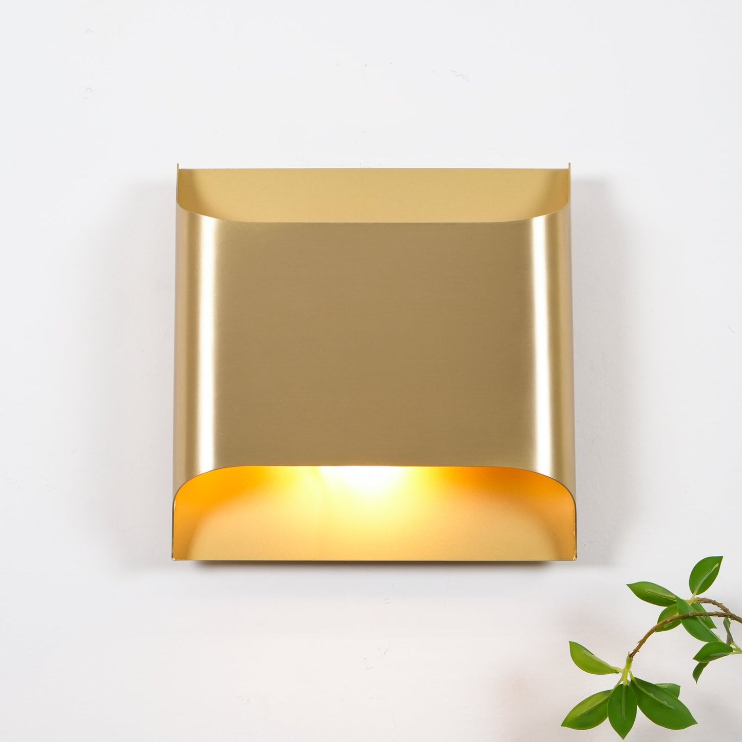 Brass Wall Lamp With Vintage Finish And Oil Coating NALANI