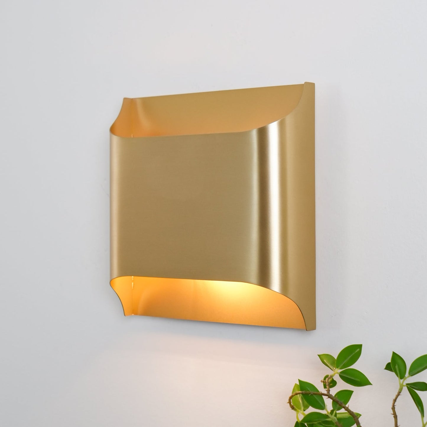 Brass Wall Lamp With Vintage Finish And Oil Coating NALANI