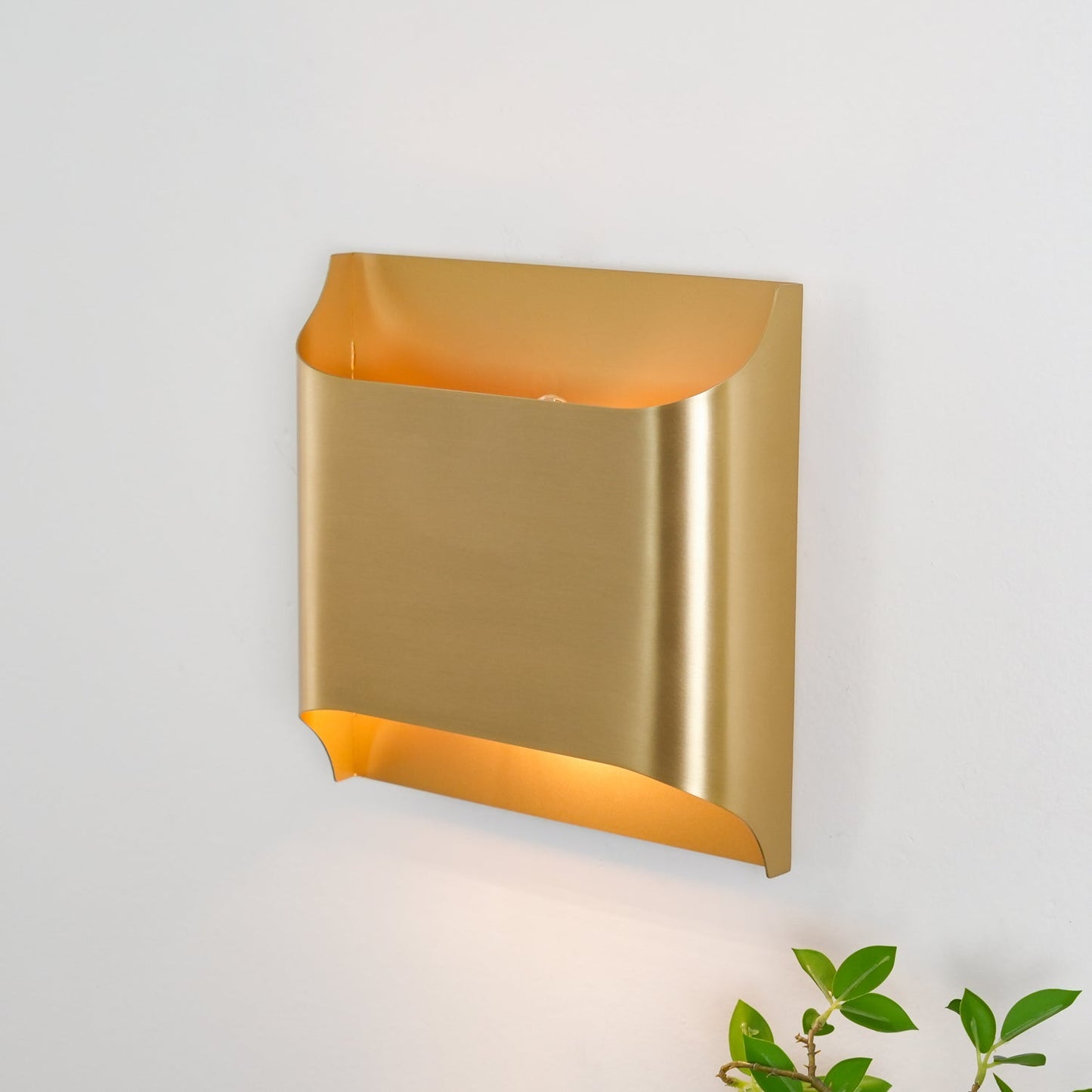 Brass Wall Lamp With Vintage Finish And Oil Coating NALANI
