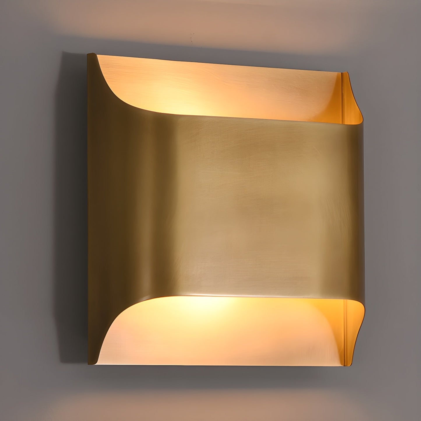 Brass Wall Lamp With Vintage Finish And Oil Coating NALANI
