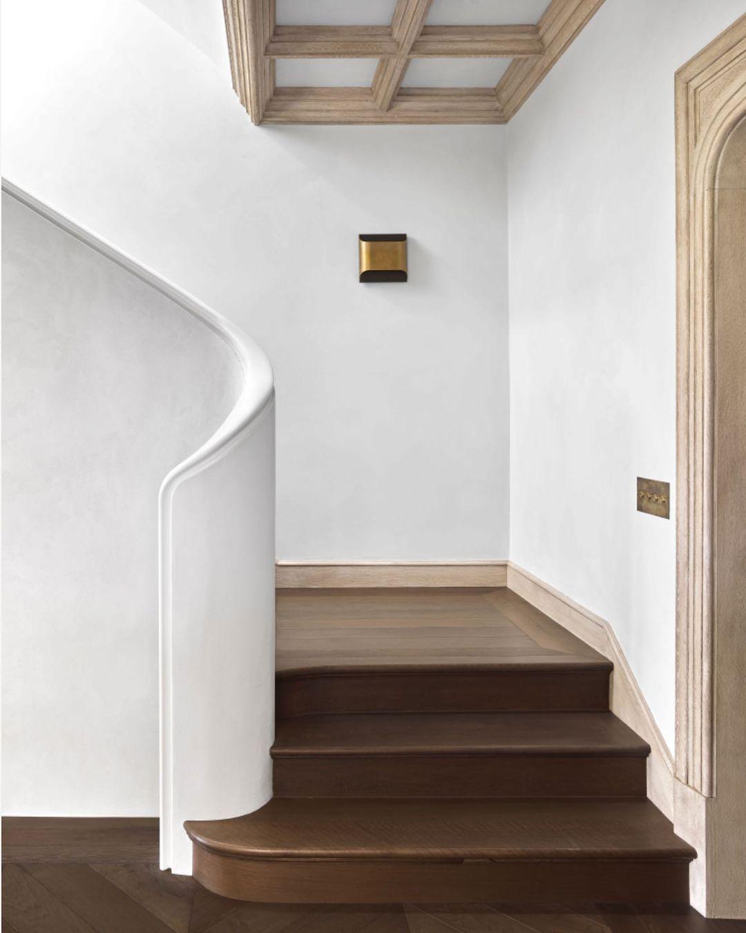 Brass Wall Lamp With Vintage Finish And Oil Coating NALANI