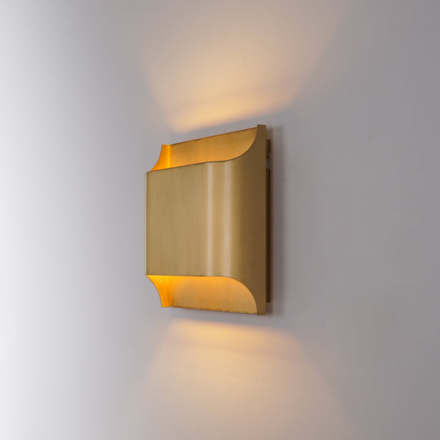 Brass Wall Lamp With Vintage Finish And Oil Coating NALANI