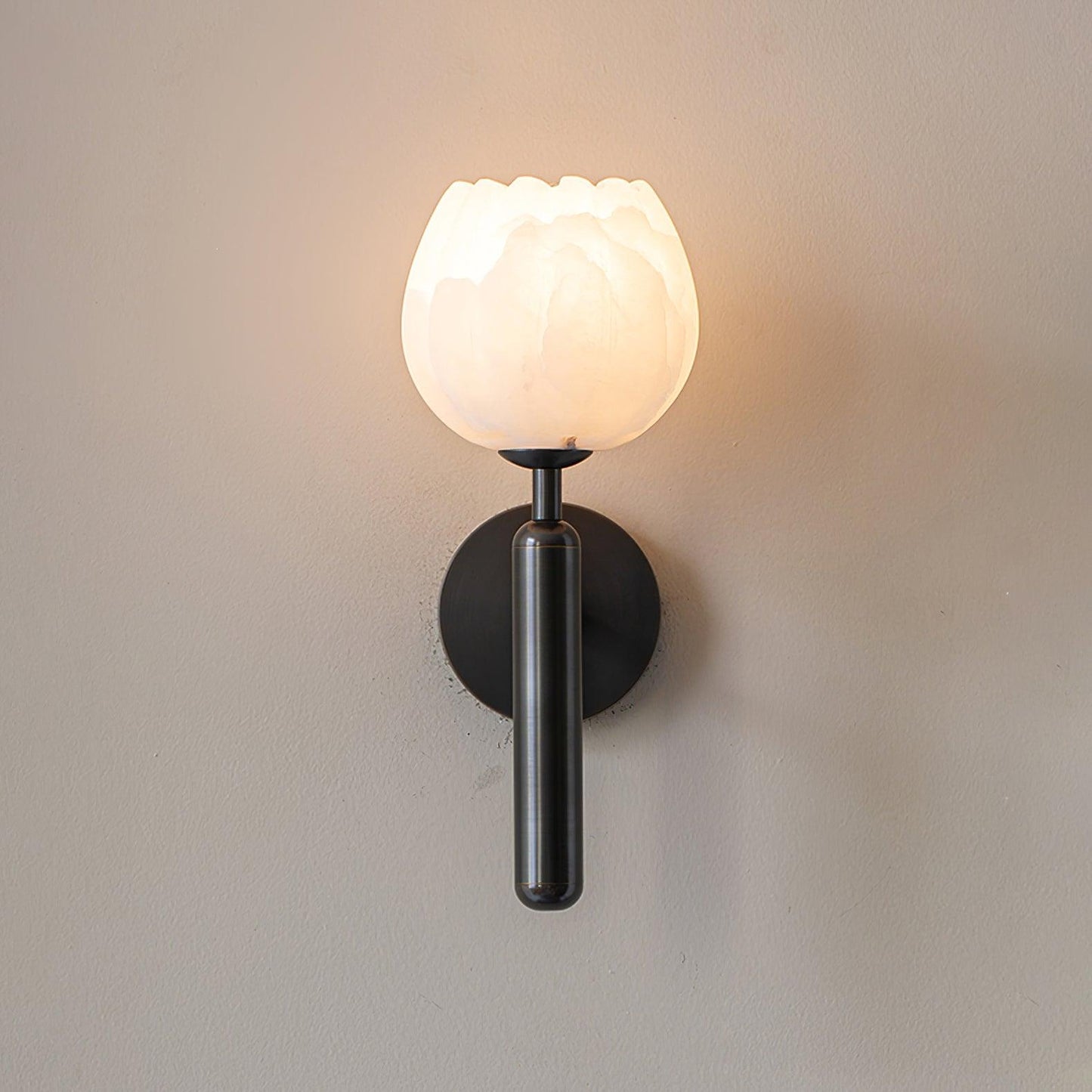 Brass Wall Sconce With Alabaster Flower Accents Design ∅ 5.1″ x H 12.2″ Dia 13cm x H 31cm Black NALANI