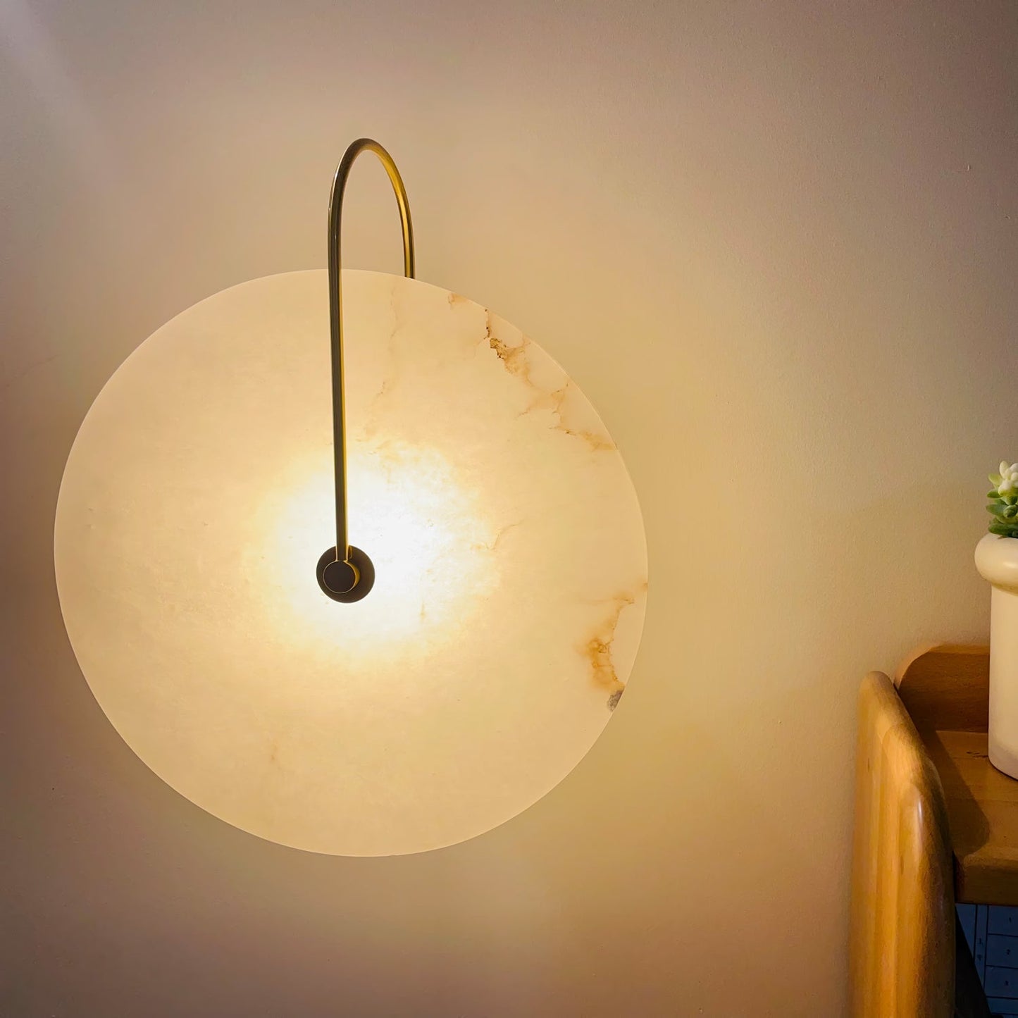 Alabaster LED Wall Sconce With Warm Ambient Glow Lighting NALANI