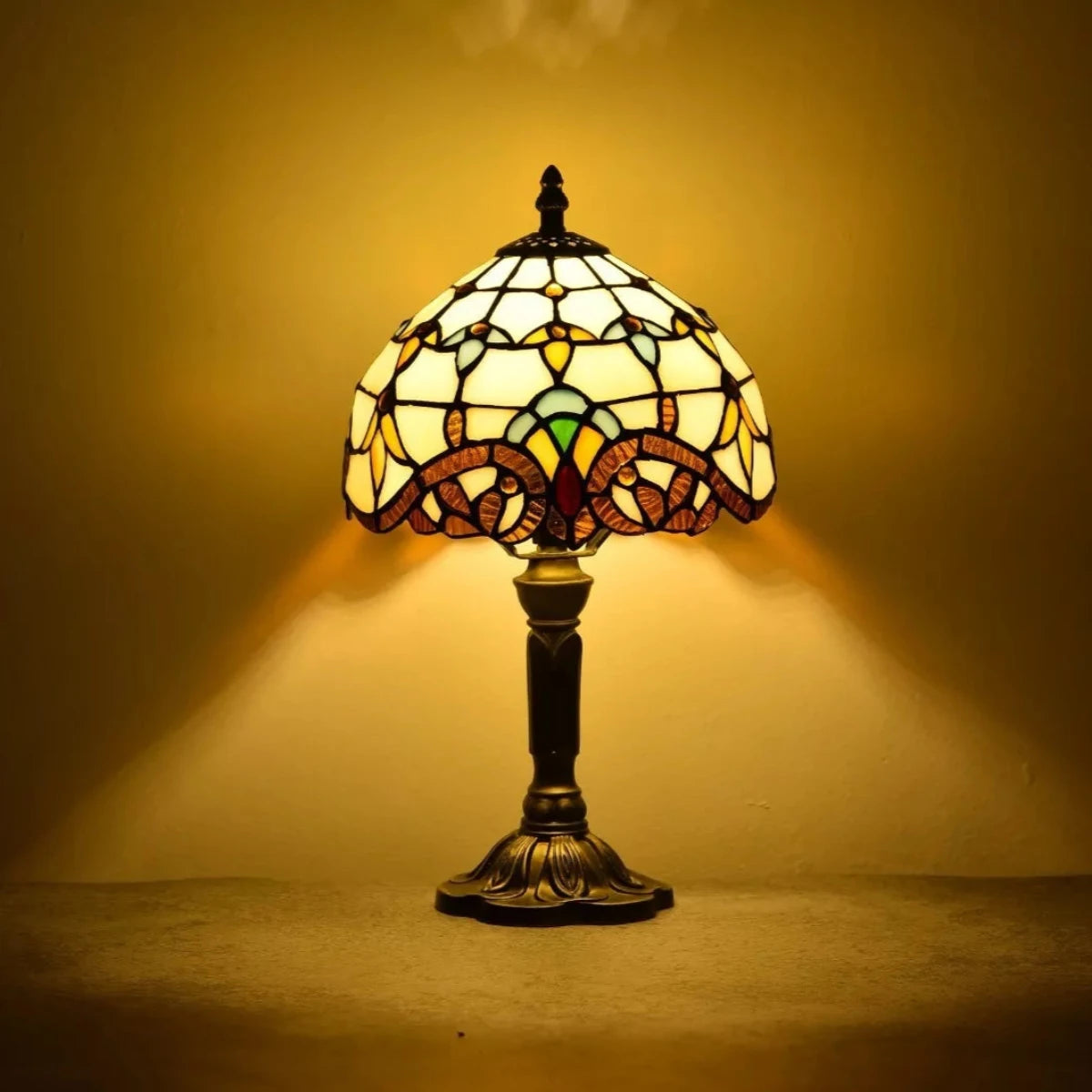 Antique Stained Glass Lamp for Timeless Elegance and Warm Glow NaLani