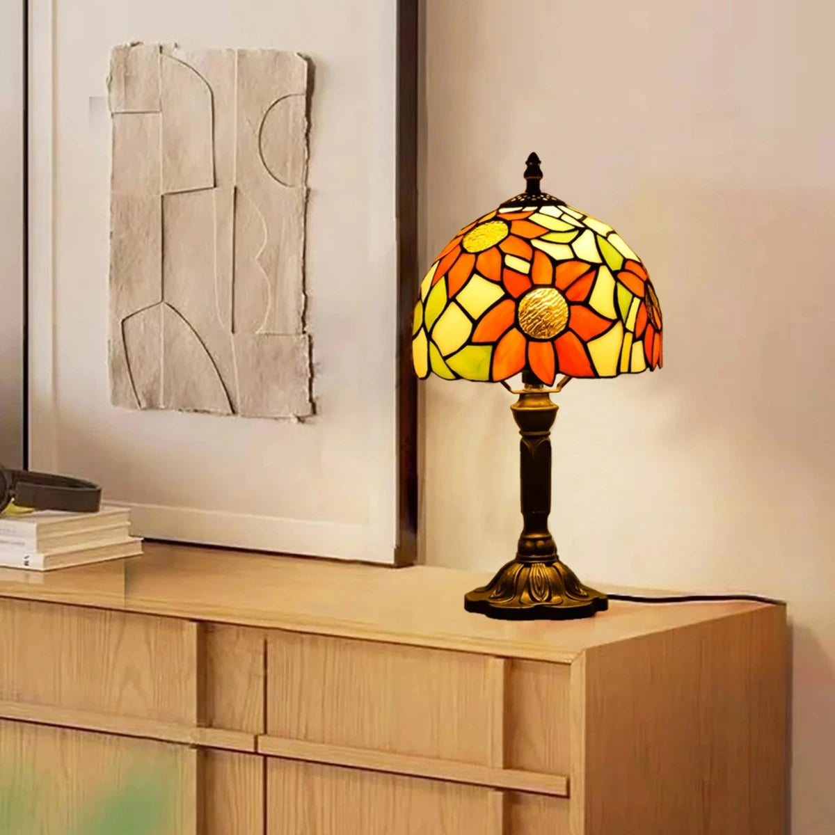 Antique Stained Glass Lamp for Timeless Elegance and Warm Glow NaLani