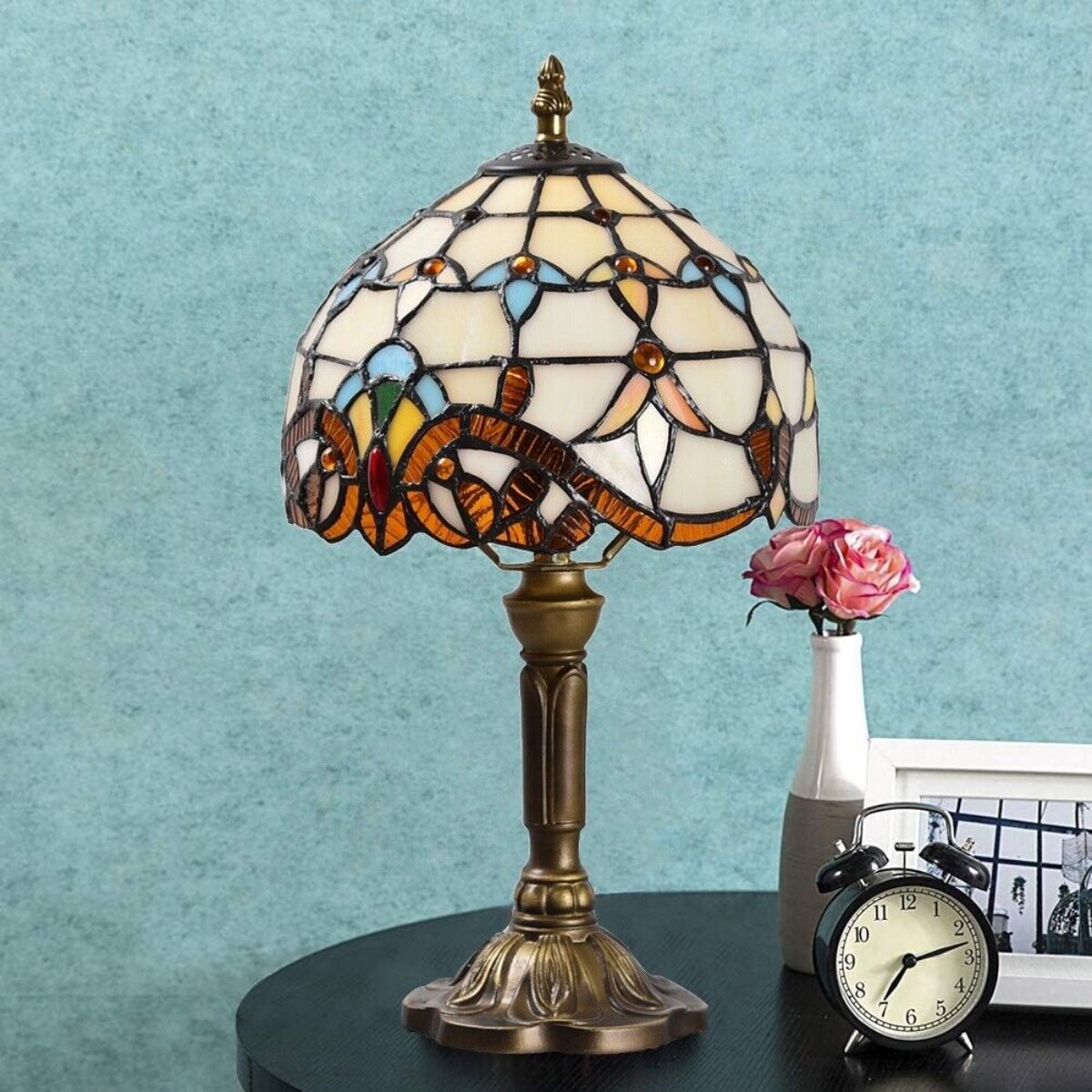 Antique Stained Glass Lamp for Timeless Elegance and Warm Glow NaLani