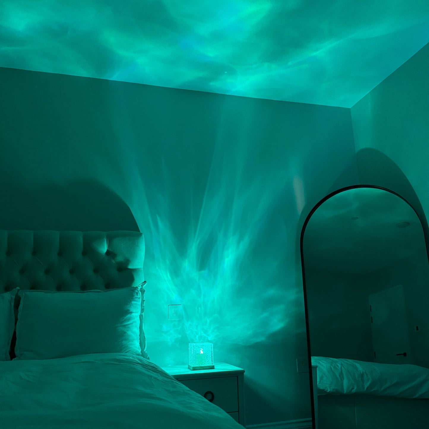 Aurora Borealis Cube Lamp with Prism Light Display for Home Decor NALANI