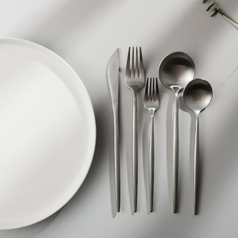 Elegant Golden Minimalist Cutlery Set For Modern Dining NALANI