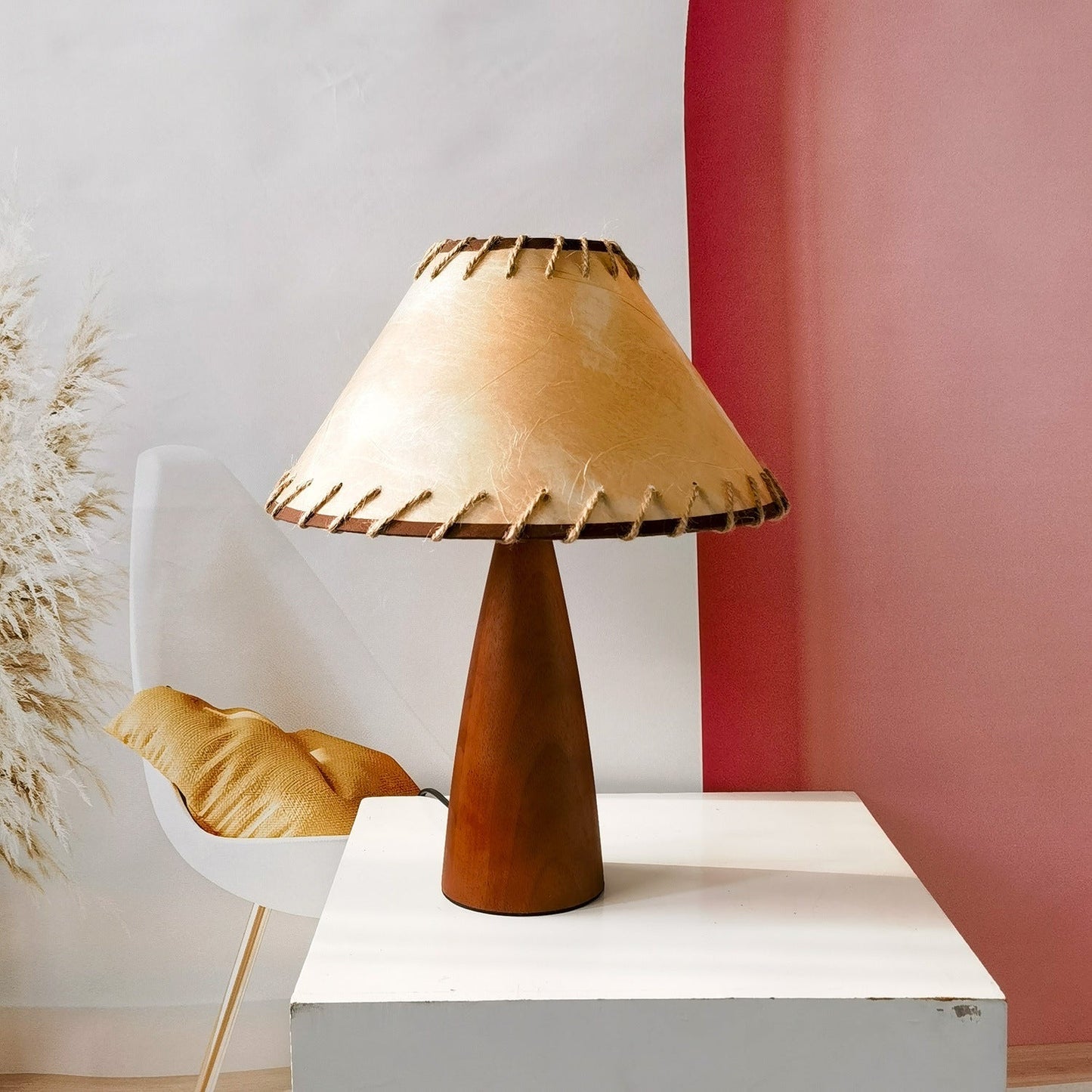 HeritageLight Inspired Solid Wood Table Lamp for Timeless Elegance NALANI