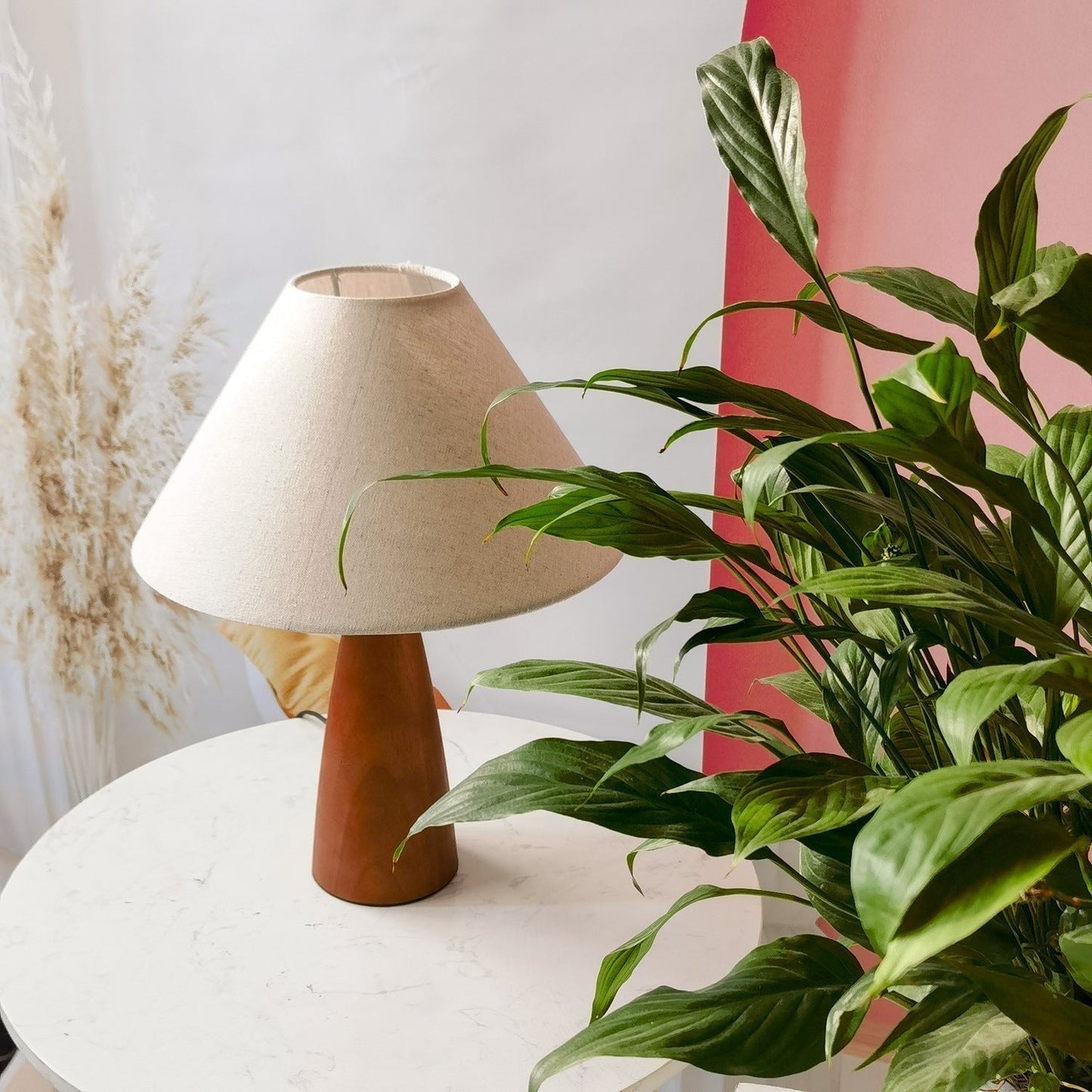 HeritageLight Inspired Solid Wood Table Lamp for Timeless Elegance NALANI