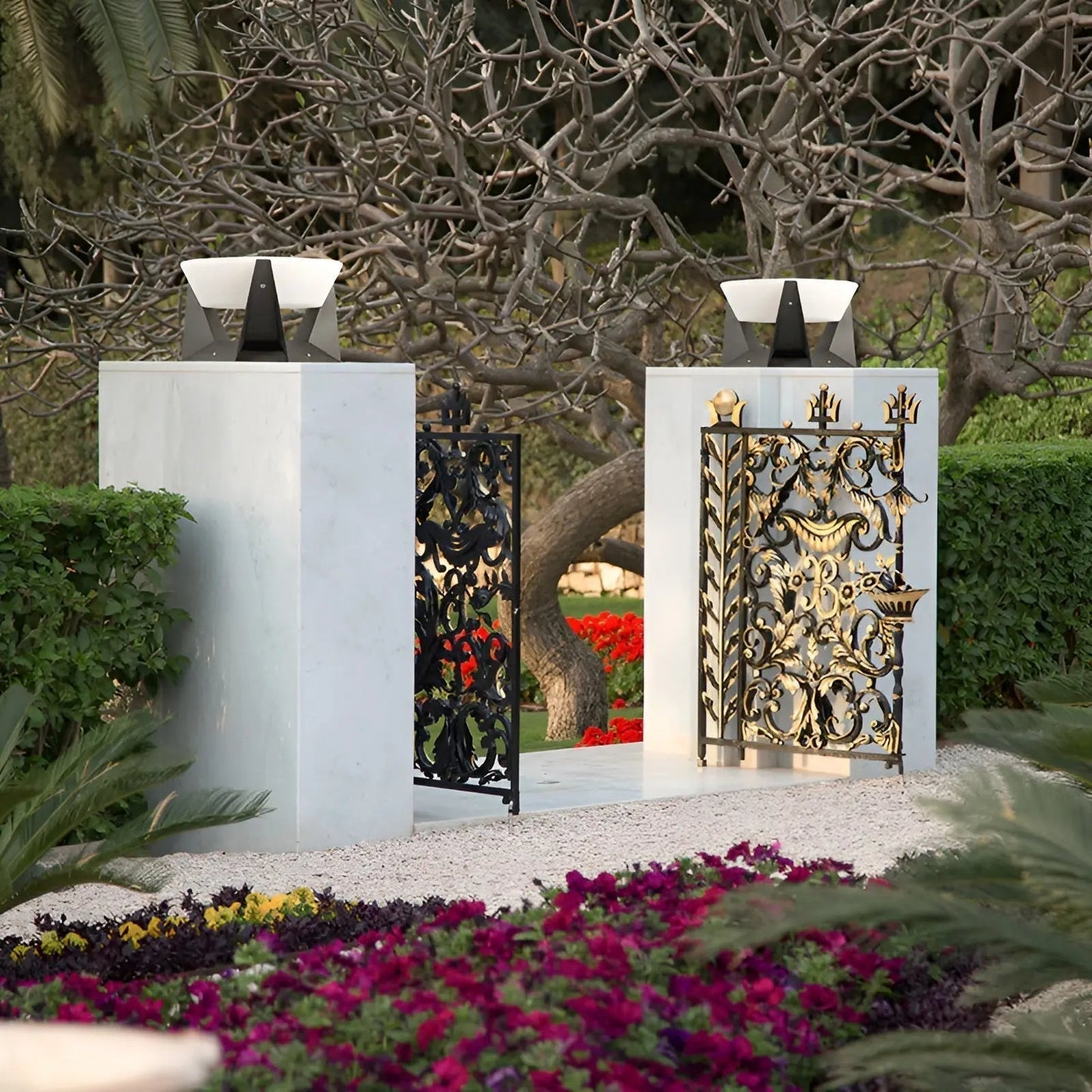 Japanese Style Solar Garden Lamp for Elegant Outdoor Lighting NaLani