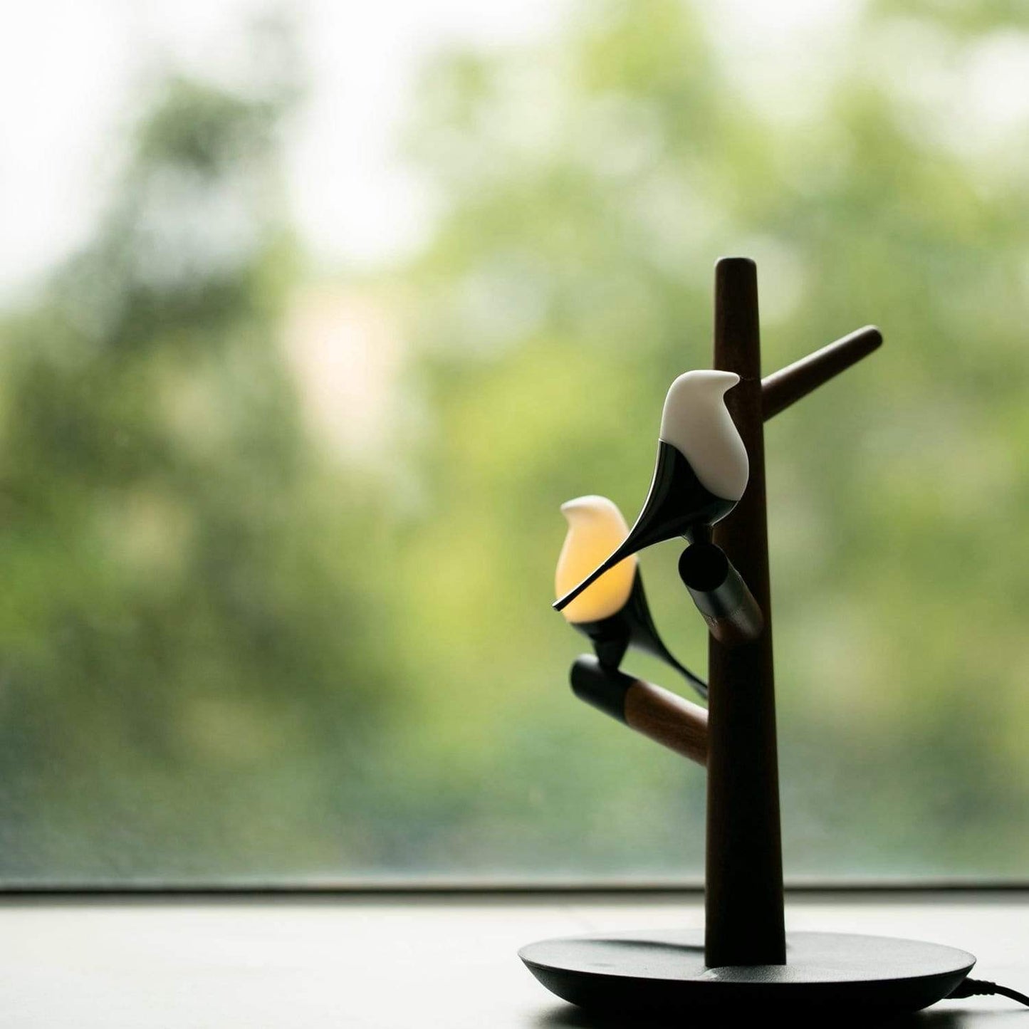 Versatile Table Lamp with Wireless Charging and Modern Design NaLani