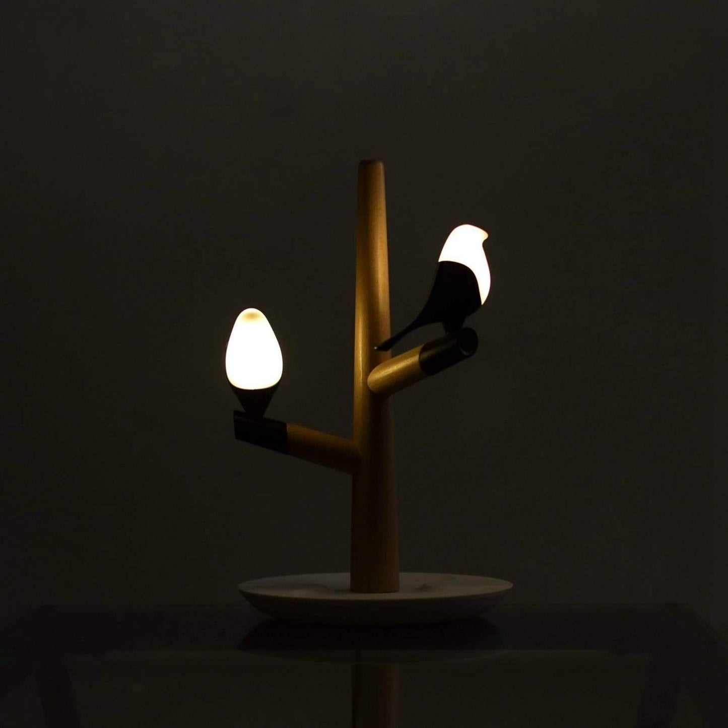 Versatile Table Lamp with Wireless Charging and Modern Design NaLani