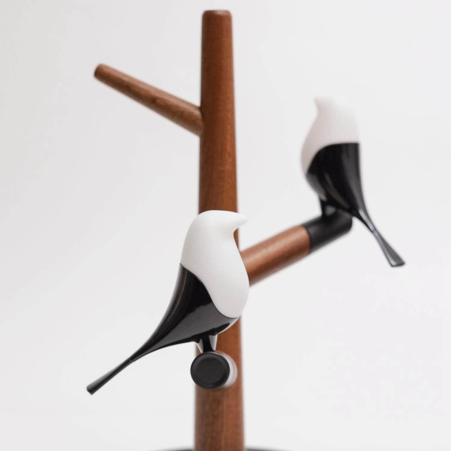Versatile Table Lamp with Wireless Charging and Modern Design NaLani