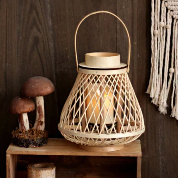 Diapole | Elegant Rotan Lantern for Cozy and Inviting Outdoor Spaces Triangle NaLani