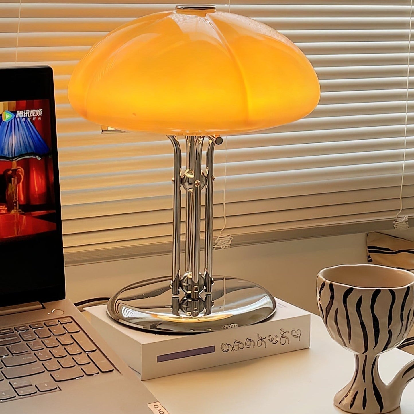 Mushroom Bauhaus Tablelamp with Amber Glass Shade and Metal Base NaLani