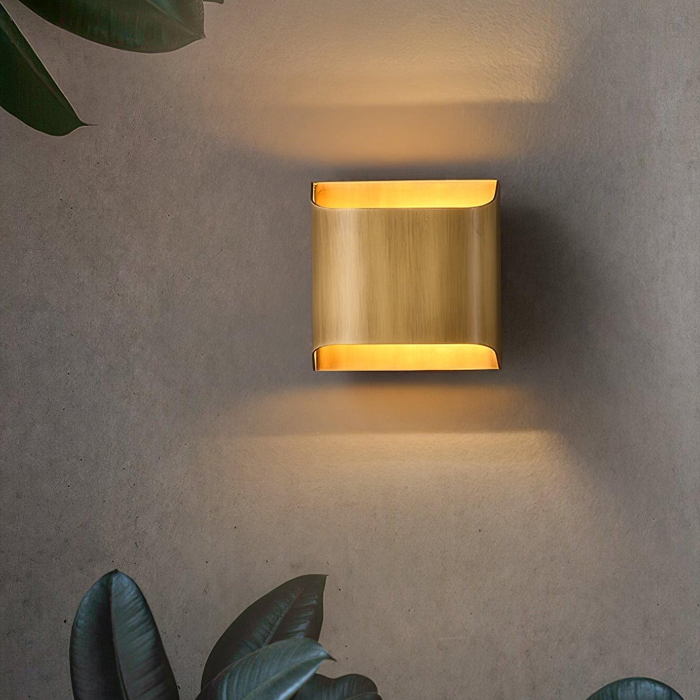 Brass Wall Lamp With Vintage Finish And Oil Coating NALANI