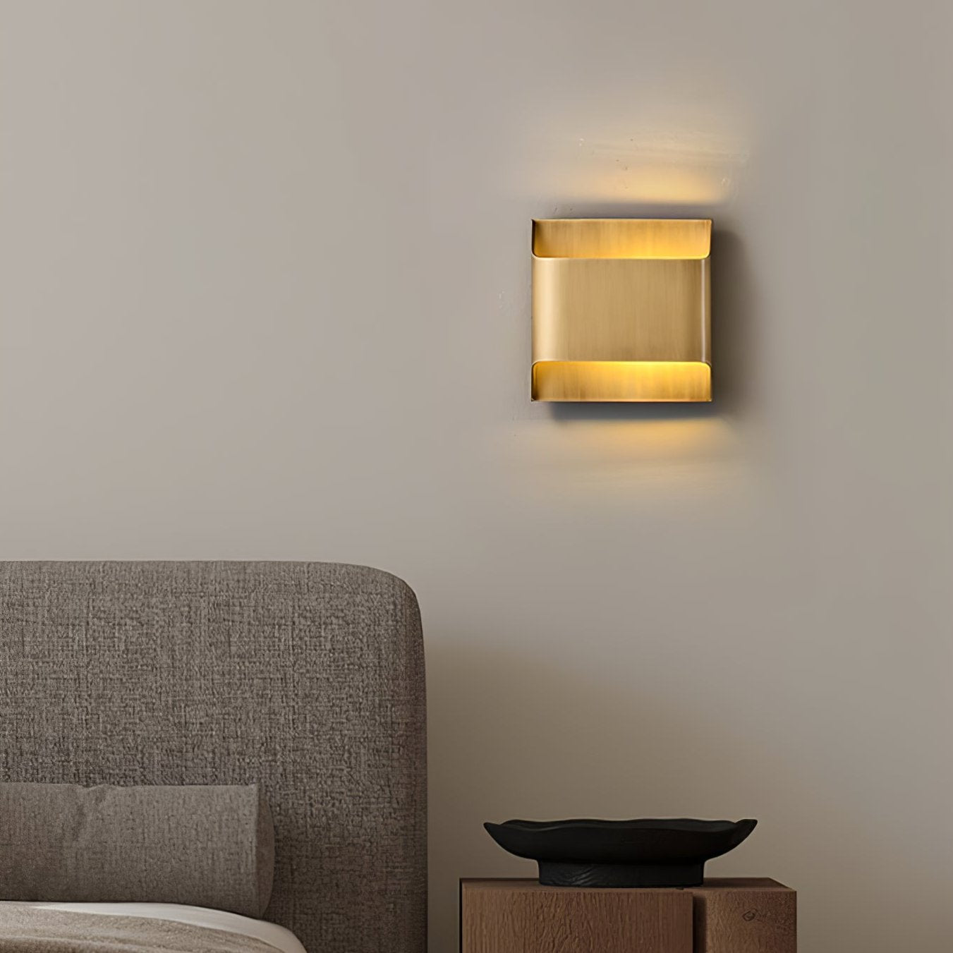 Brass Wall Lamp With Vintage Finish And Oil Coating NALANI