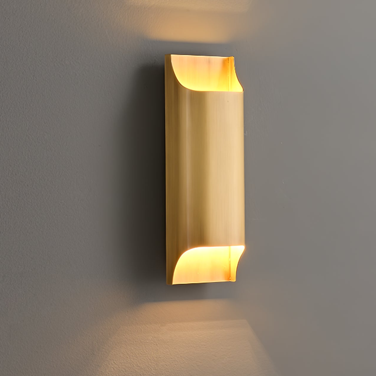 Brass Wall Lamp With Vintage Finish And Oil Coating NALANI