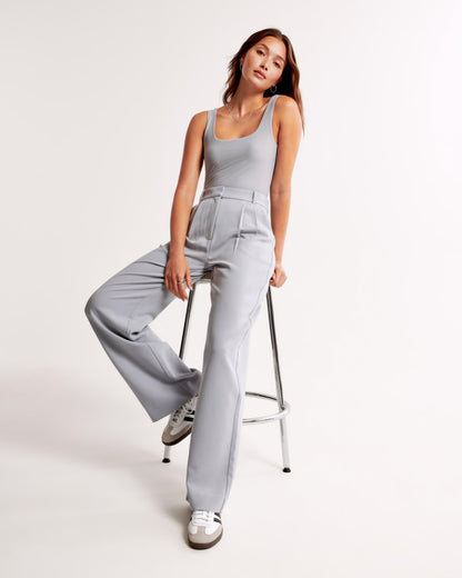 High Waist Pleated Leg Trousers With Tailored Fit For Women
