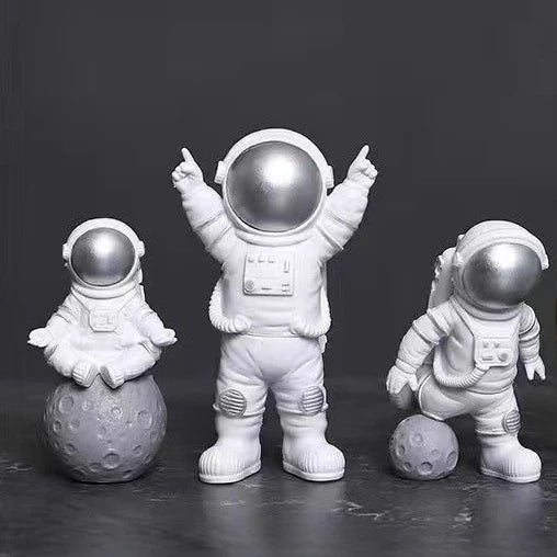 4 Piece Astronaut Figure Statue Figurine Educational Toy Home Decor Nova Sliver 3pcs NaLani