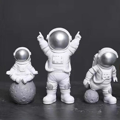 4 Piece Astronaut Figure Statue Figurine Educational Toy Home Decor Nova Sliver 3pcs NaLani