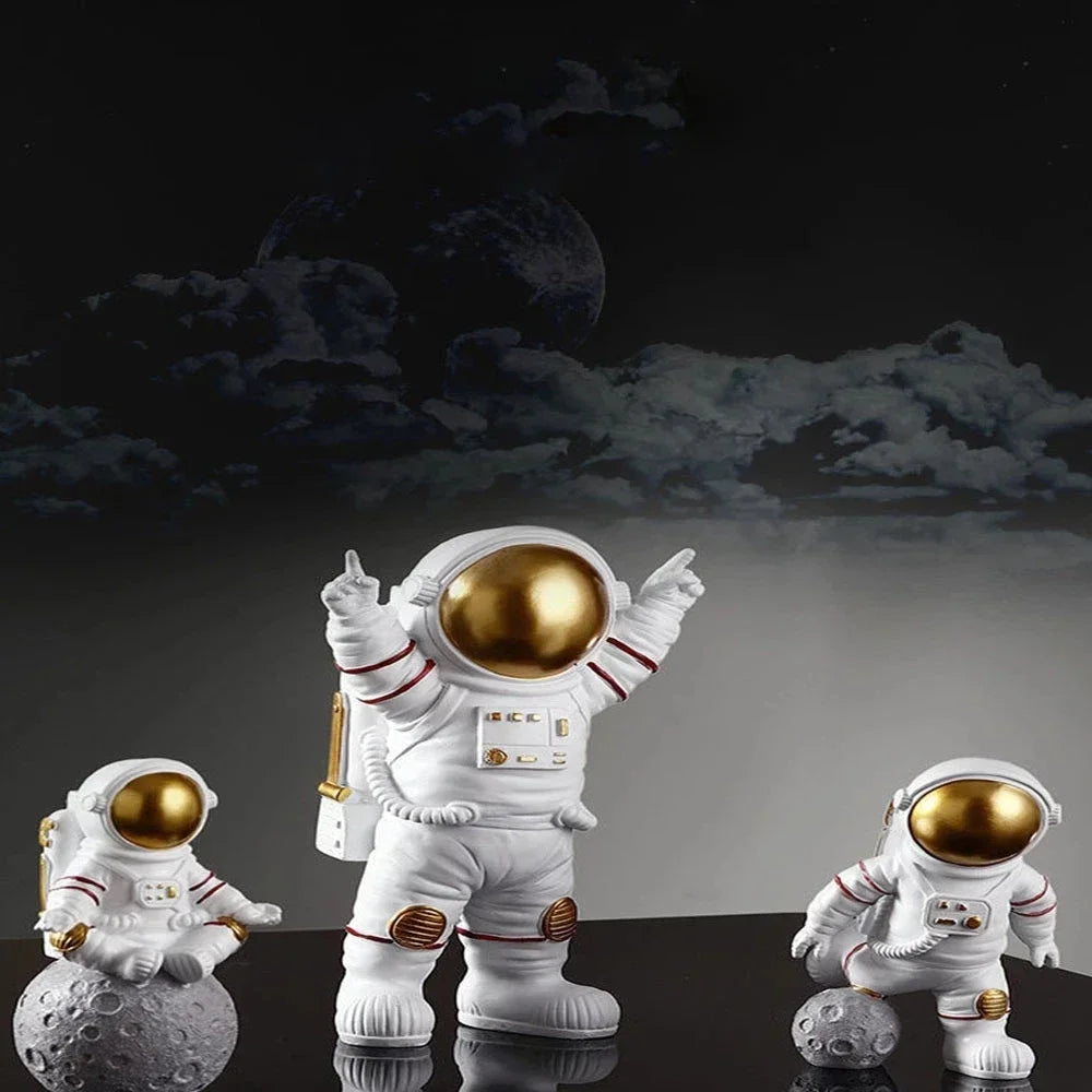 4 Piece Astronaut Figure Statue Figurine Educational Toy Home Decor NaLani