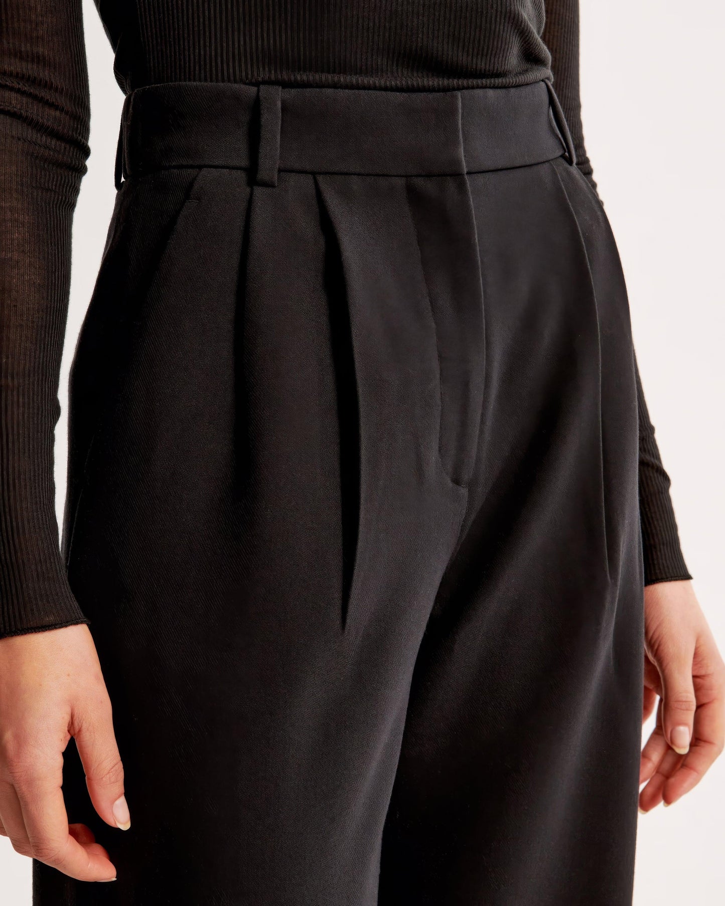 High Waist Pleated Leg Trousers With Tailored Fit For Women