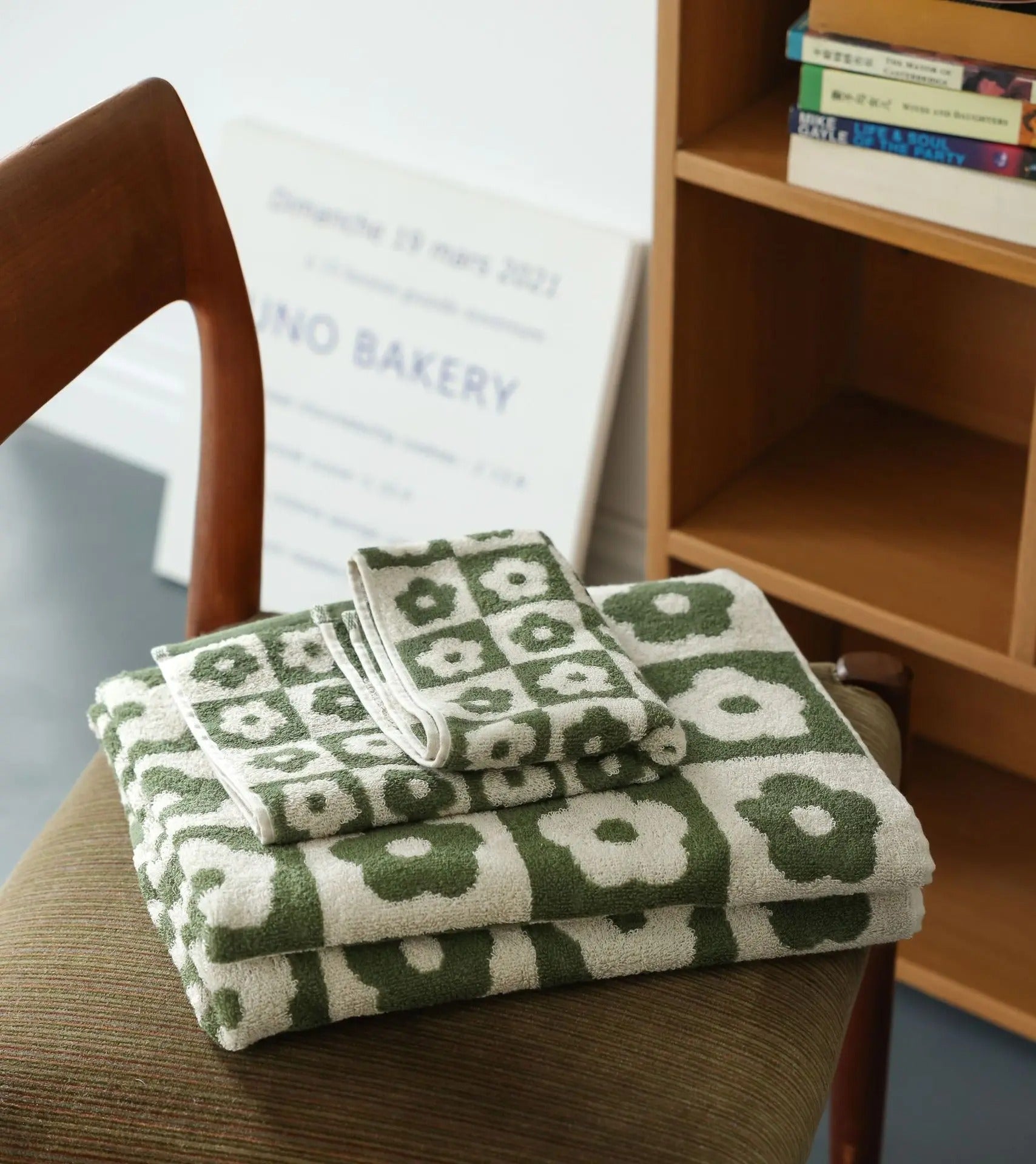 Elegant Cotton Polyester Bath Towel Set for Comfort and Style NaLani