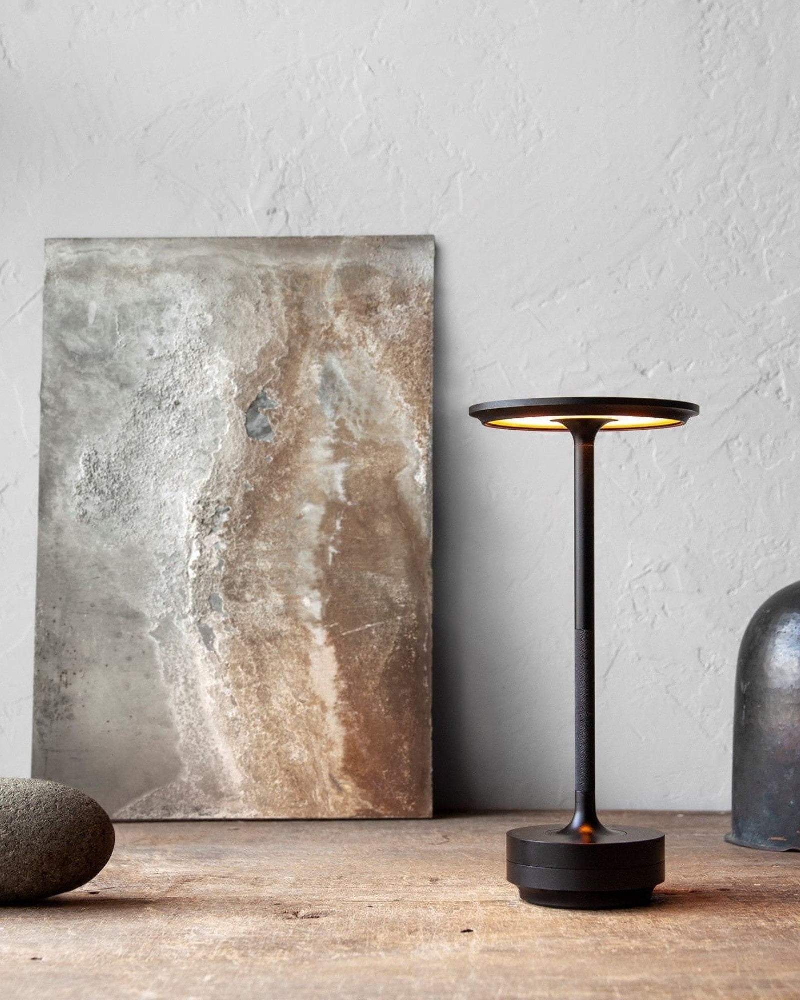 Cordless NordicLight table lamp | Dimmable and USB rechargeable NALANI