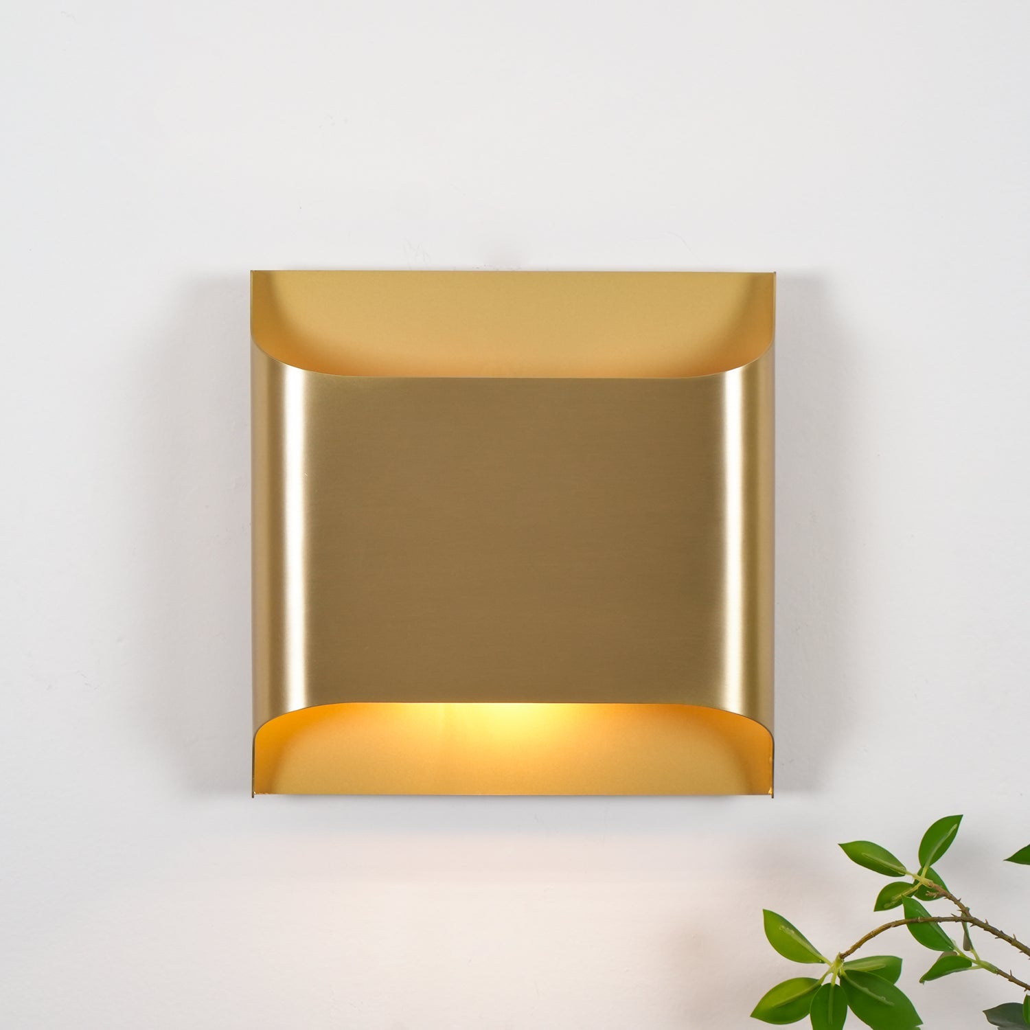 Brass Wall Lamp With Vintage Finish And Oil Coating NALANI