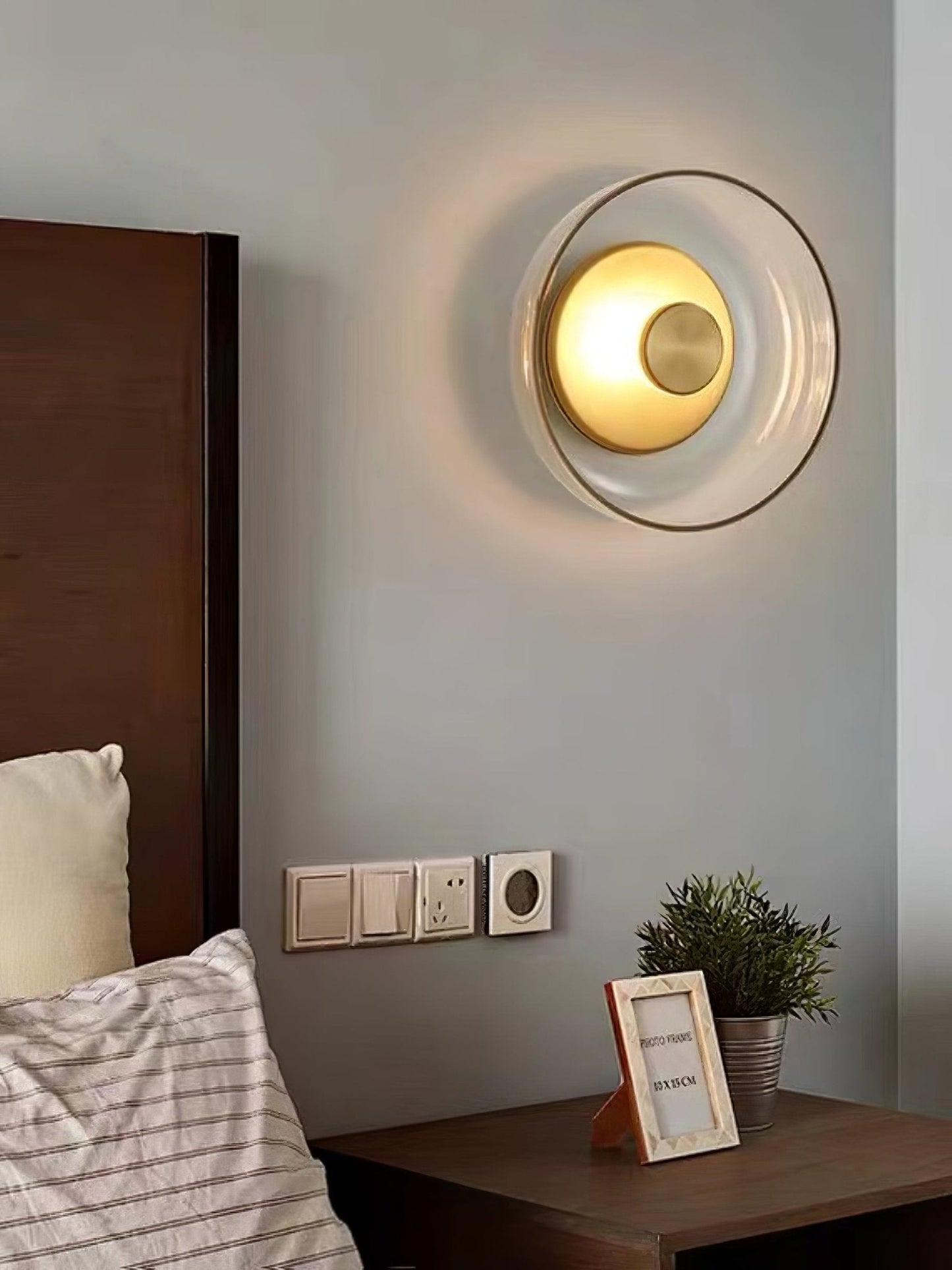 Ambient LED Wall Light With Glass And Brass Screen NALANI