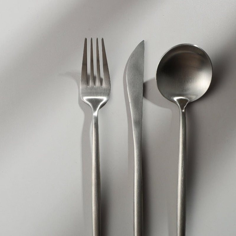 Elegant Golden Minimalist Cutlery Set For Modern Dining NALANI