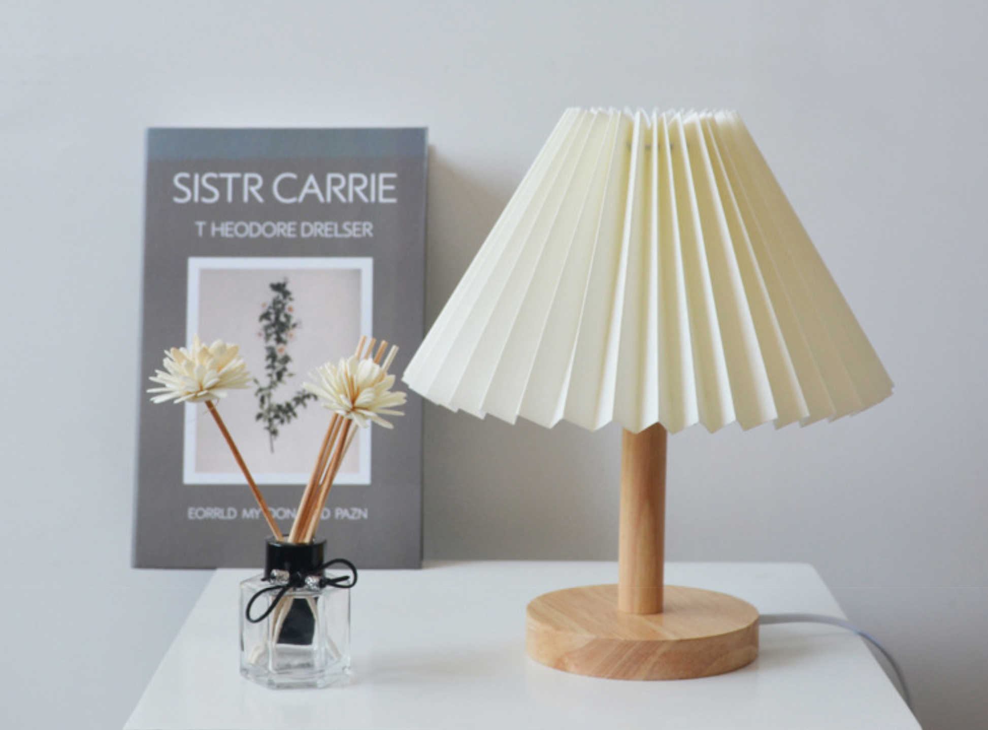 Korean Retro Pleated Table Lamp for Elegant Home Lighting NALANI