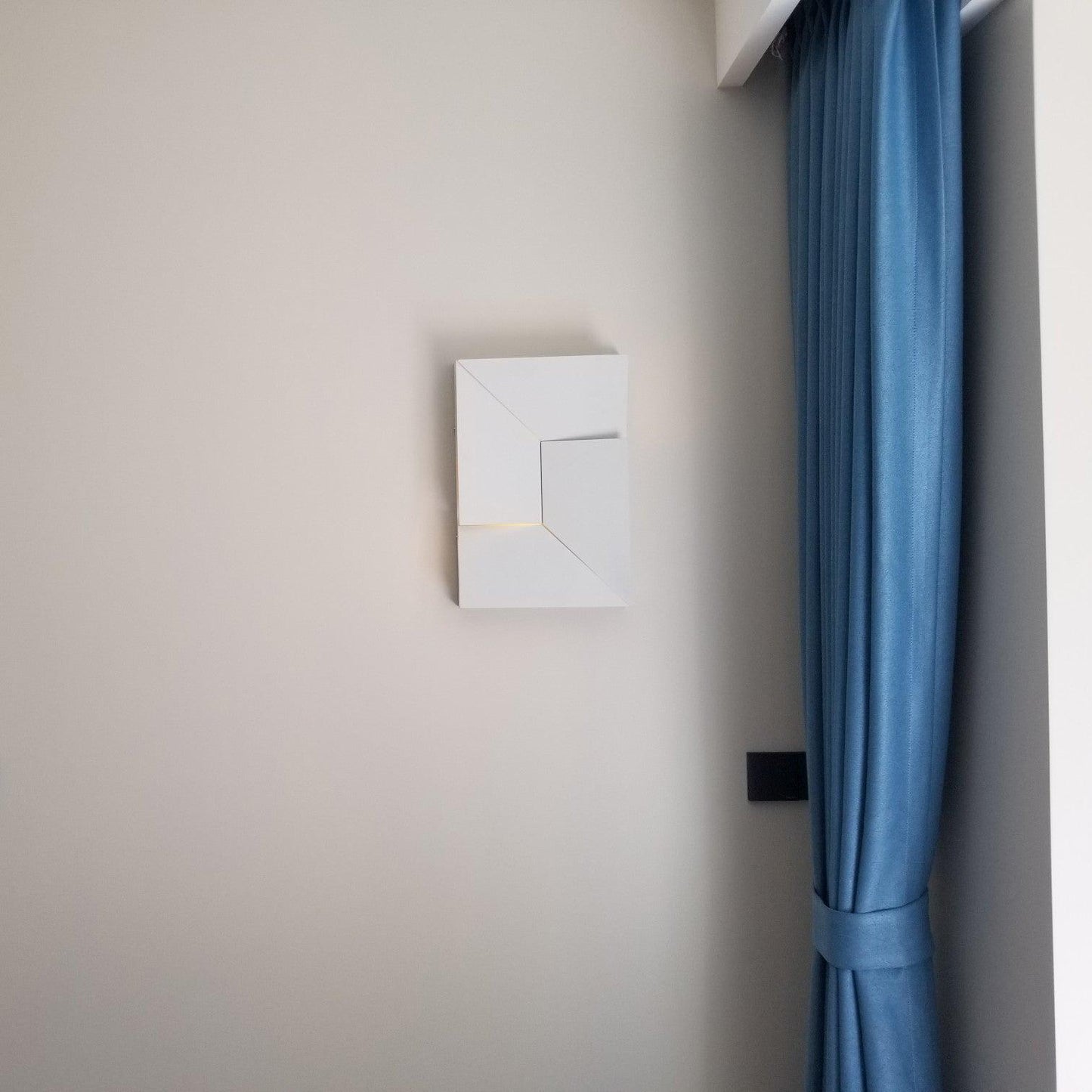 LED Diffused Aluminum Wall Sconce Matte White Modern NALANI