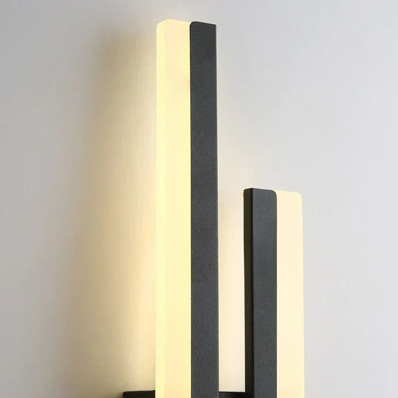 Modern Minimalist Wall Lamp with Energy Efficient LED Light NaLani
