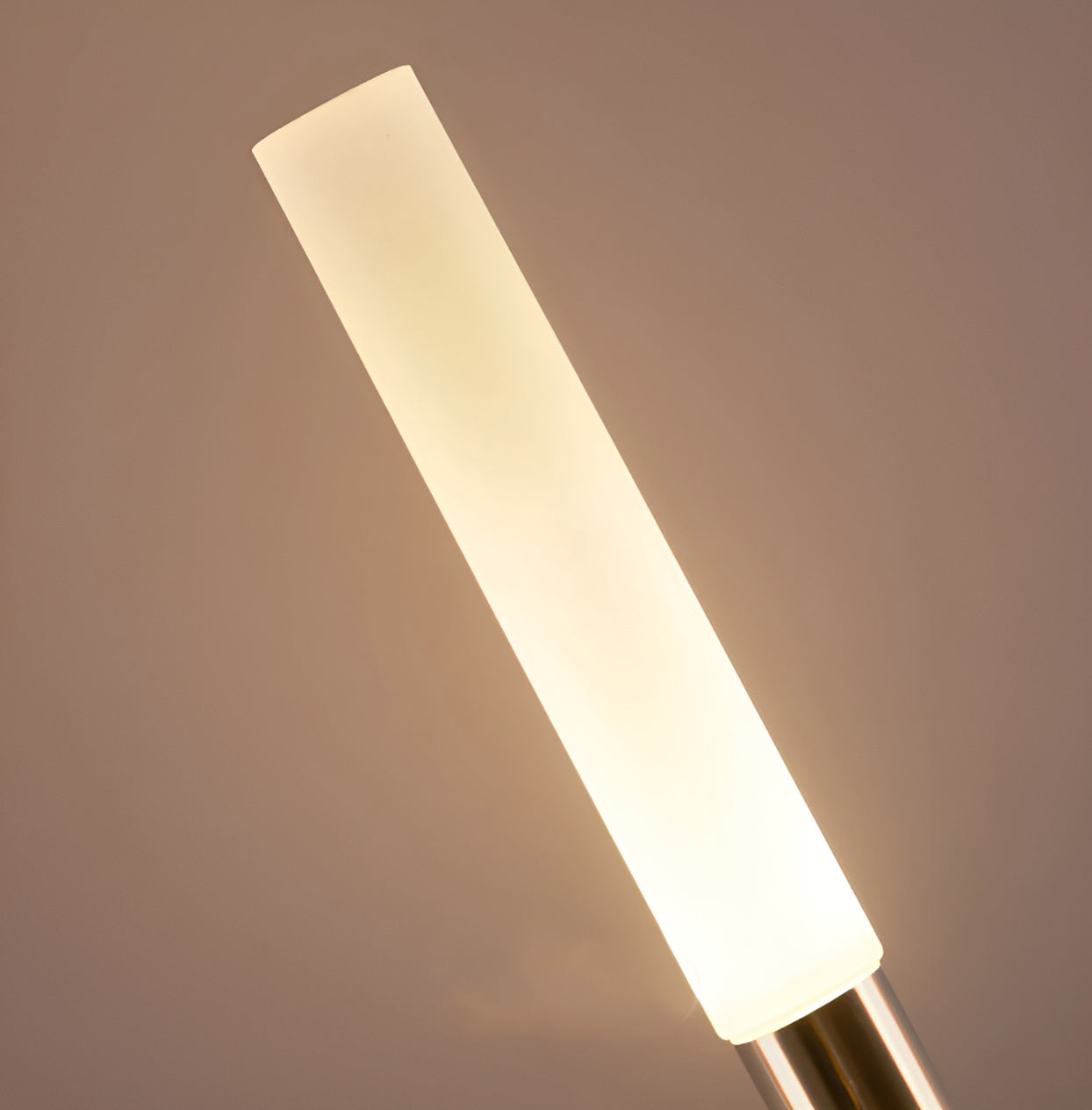 Modern Solar Powered Outdoor LED Garden Lights for Easy Lighting NaLani