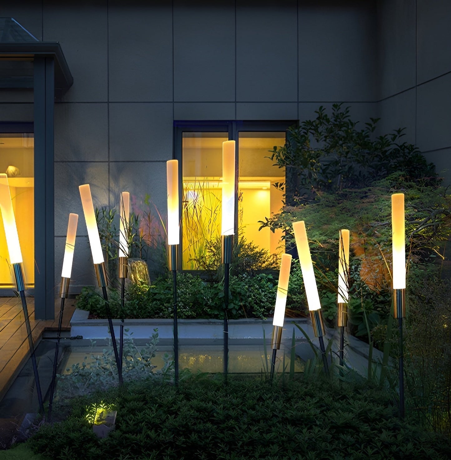 Modern Solar Powered Outdoor LED Garden Lights for Easy Lighting NaLani