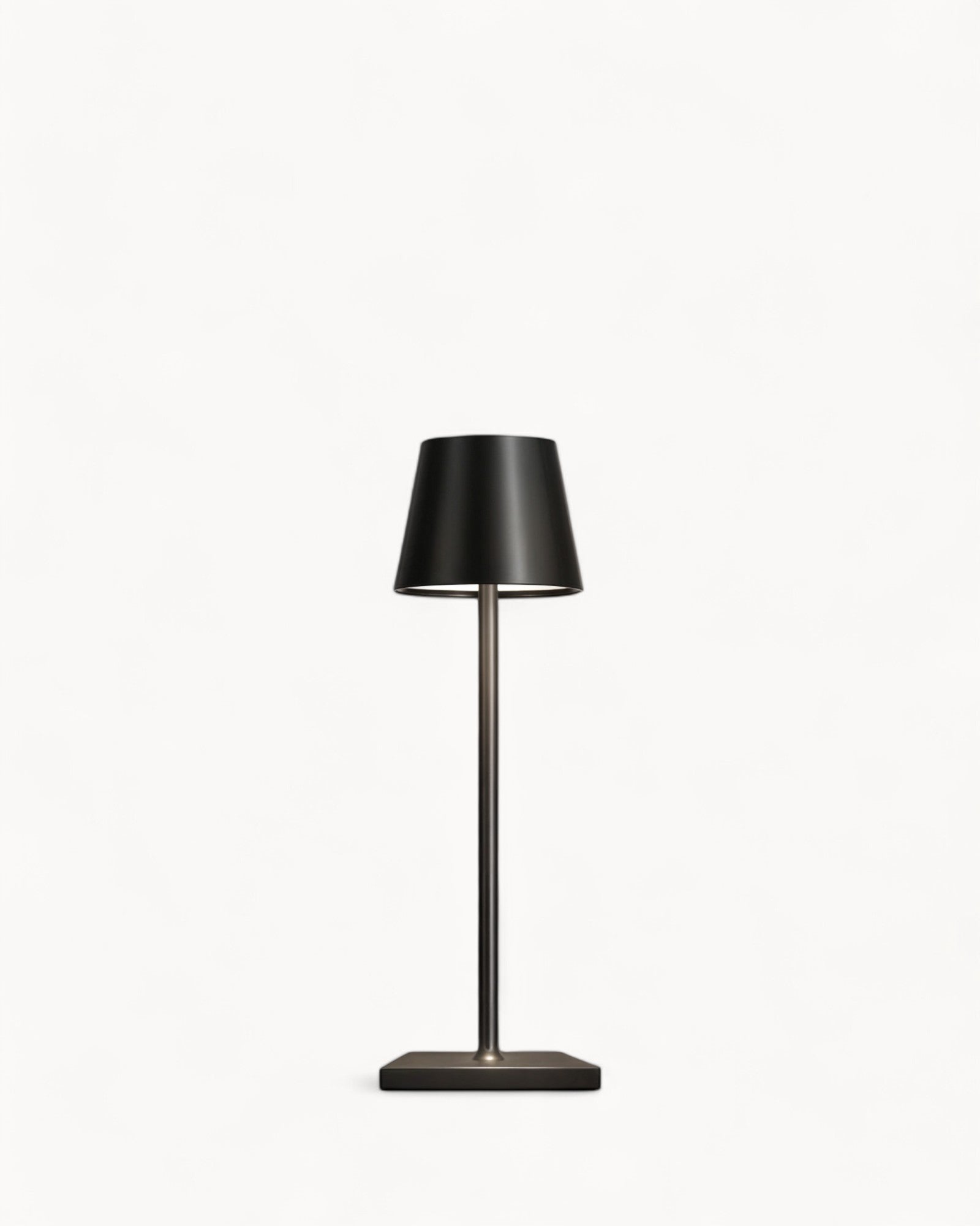 Navetti | LED table lamp with 3-colour touch control and USB charging Black NaLani