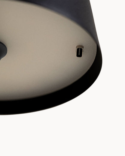 Navetti | LED table lamp with 3-colour touch control and USB charging NaLani