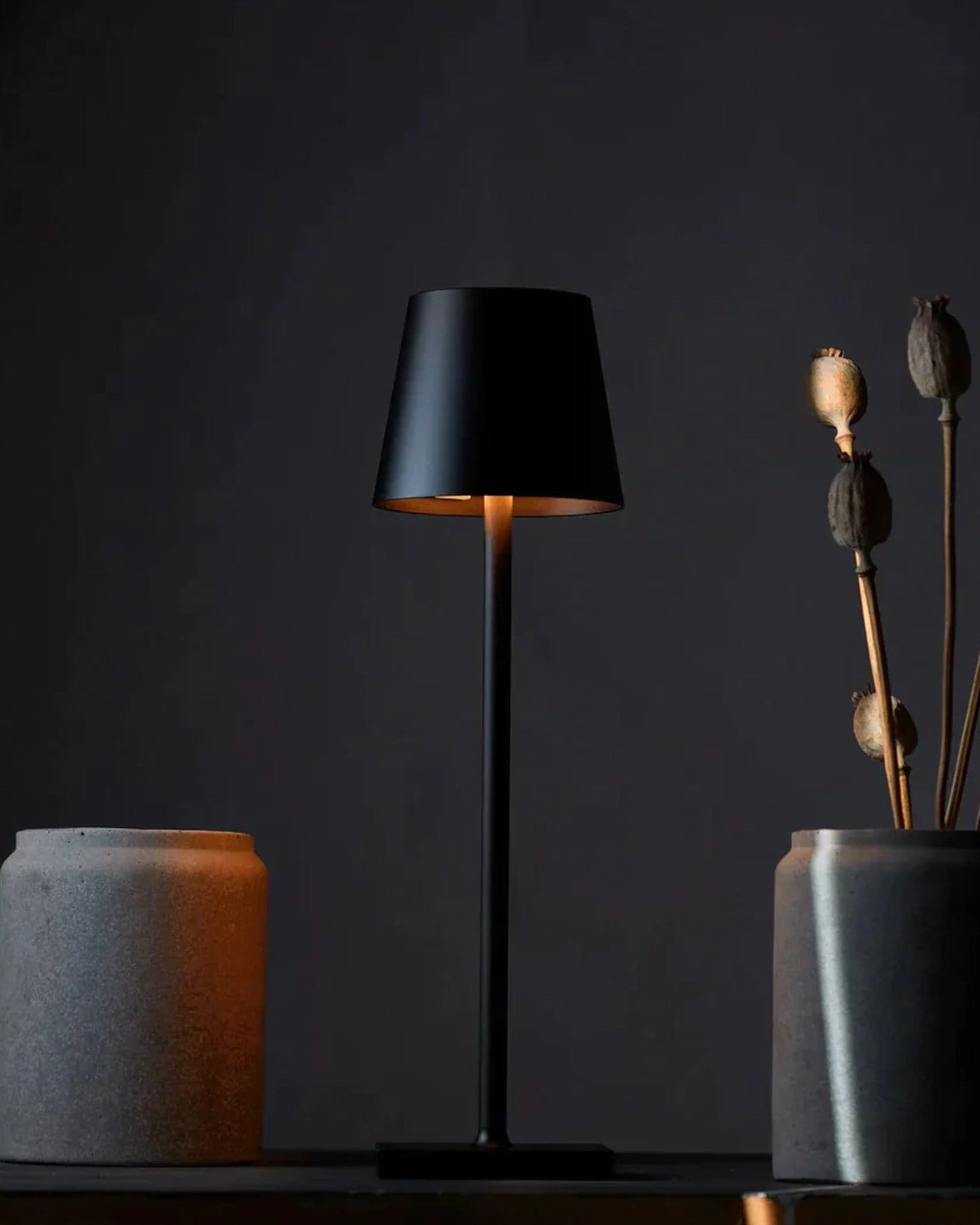 Navetti | LED table lamp with 3-colour touch control and USB charging NaLani