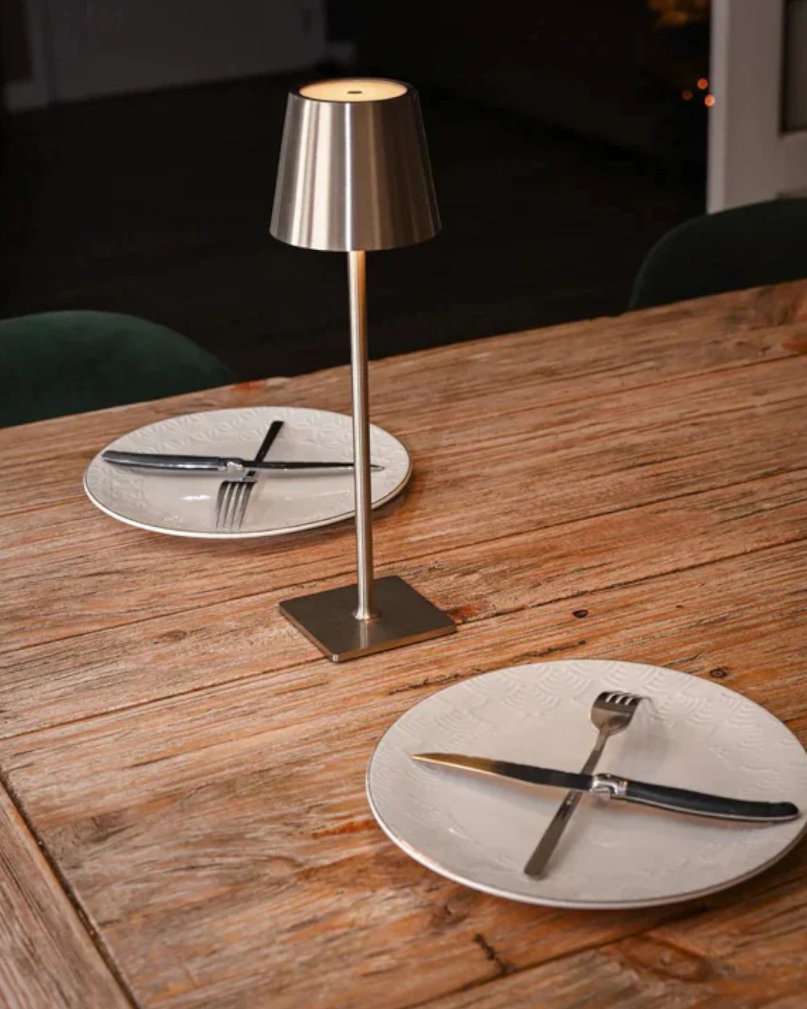 Navetti | LED table lamp with 3-colour touch control and USB charging NaLani