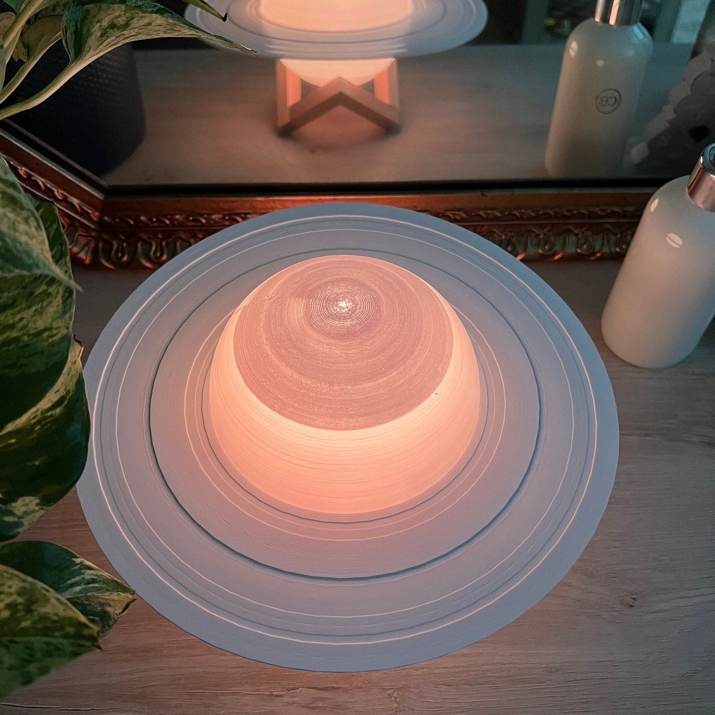 Rechargeable Saturnuslamp with Remote and Touch Control Technology NALANI