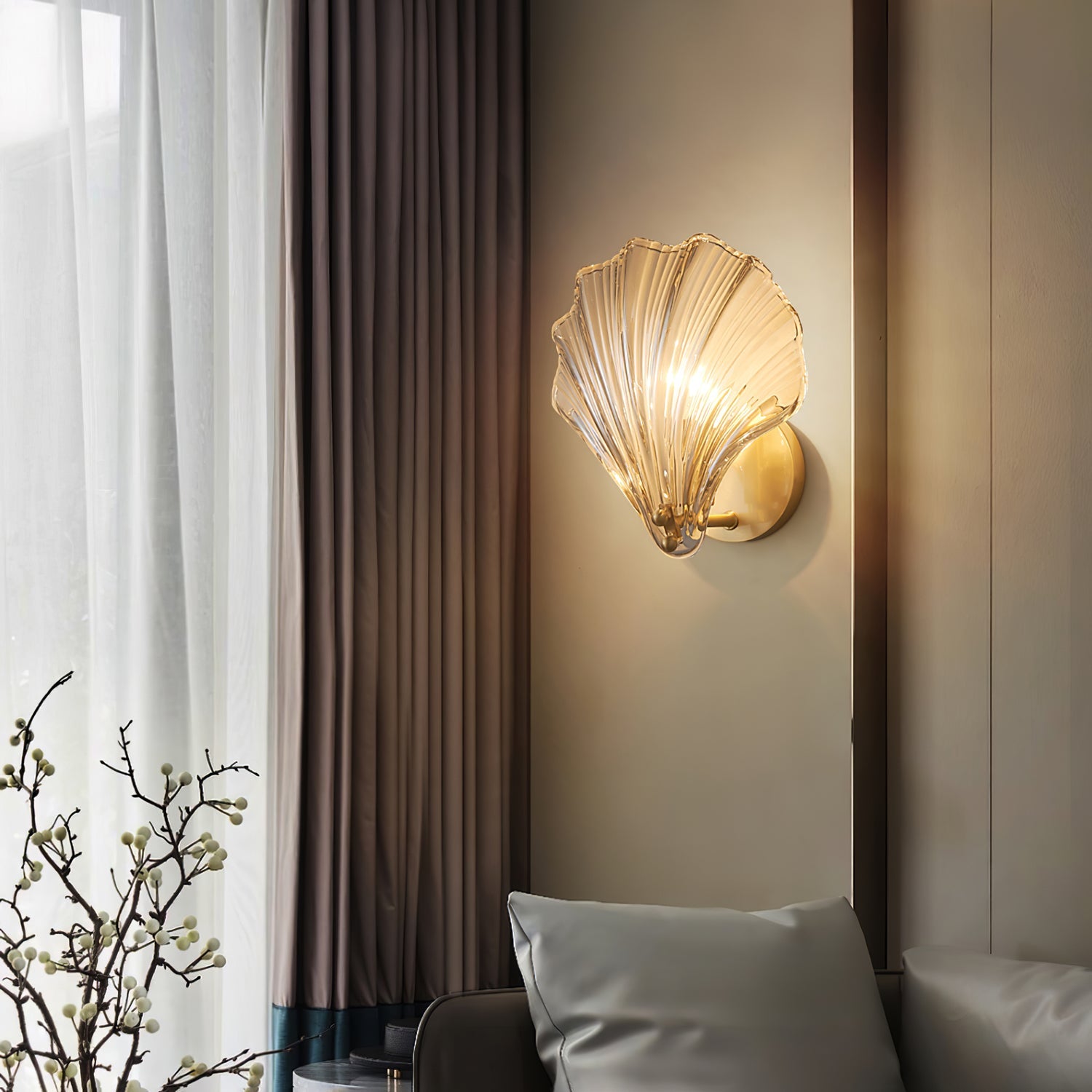 Shell Wall Light With Brass Finish Elegant Accent Lighting NALANI