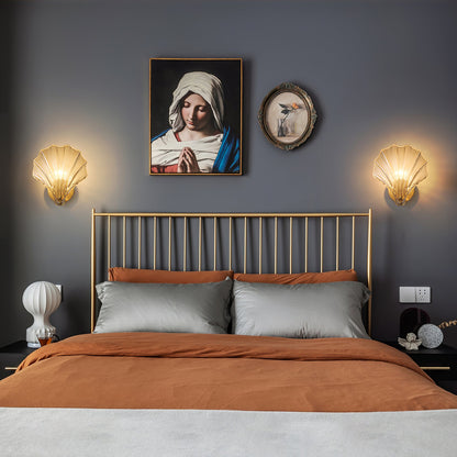 Shell Wall Light With Brass Finish Elegant Accent Lighting NALANI